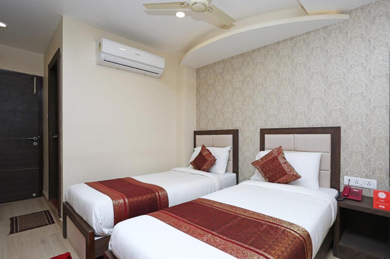 Oyo 10338 Hotel Aadesh Palace Váránasí Exteriér fotografie